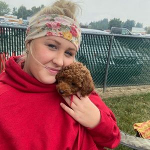 Meet your Posher, Avery